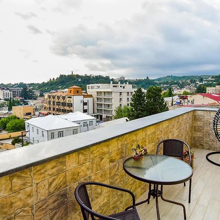 Valkhida'S Apartment Kutaisi Dış mekan fotoğraf
